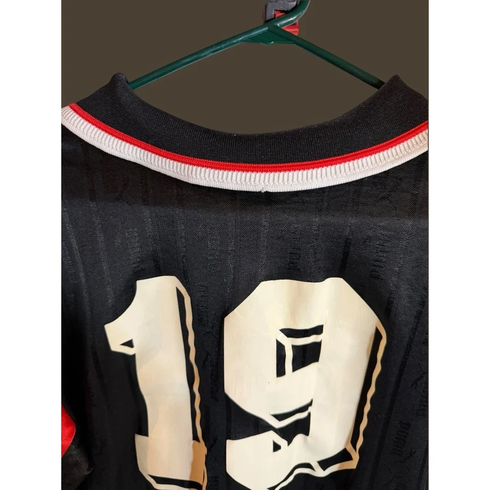 Vintage Puma Black And Red Puma Football/Soccer Jersey Men's Large